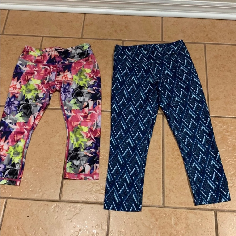 2 Nike reebok workout Leggings medium LOT